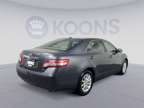 Used 2011 Toyota Camry XLE w/ SE/XLE Extra-Value Pkg FWD image 7