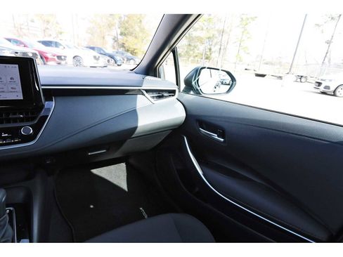 Used 2025 Toyota Corolla SE image 8