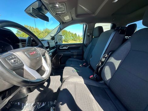 Used 2024 GMC Sierra 2500 SLE w/ SLE Value Package; image 14