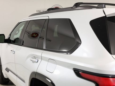 Used 2025 Toyota Sequoia Platinum image 51