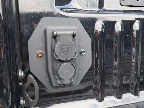 Used 2025 Ford F350 Platinum AWD/4WD image 40