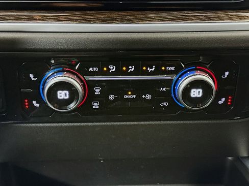 Used 2022 GMC Sierra 1500 Elevation w/ Preferred Package image 16