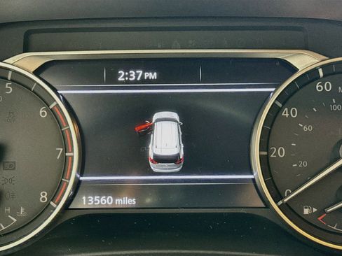 Used 2024 Nissan Rogue SV image 15