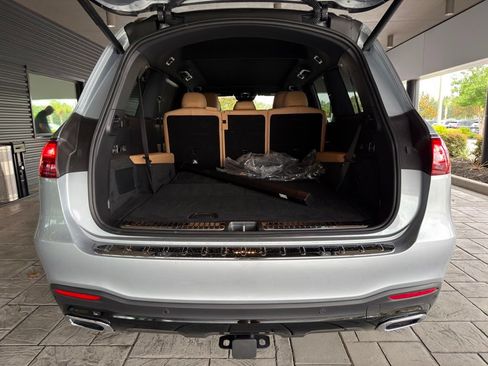 Used 2025 Mercedes-Benz GLS 450 4MATIC image 23