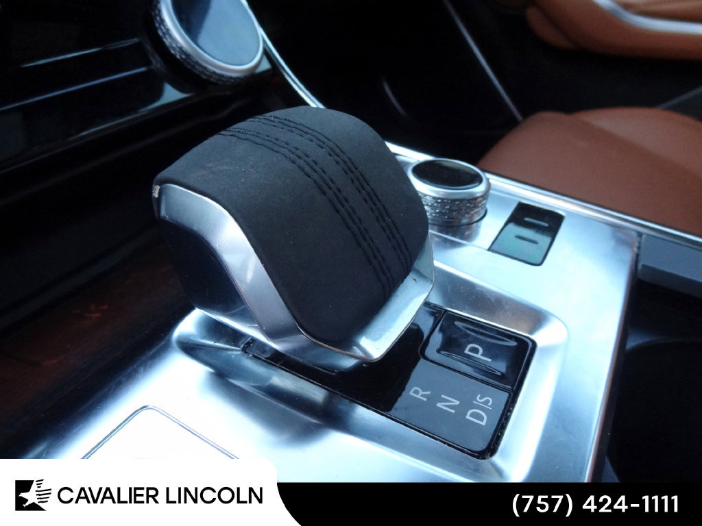 Used 2024 Jaguar XF R-Dynamic SE AWD/4WD image 11