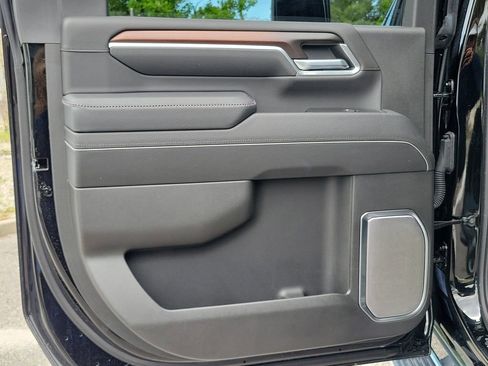 Used 2025 GMC Sierra 3500 Denali w/ Denali Reserve Package AWD/4WD image 15