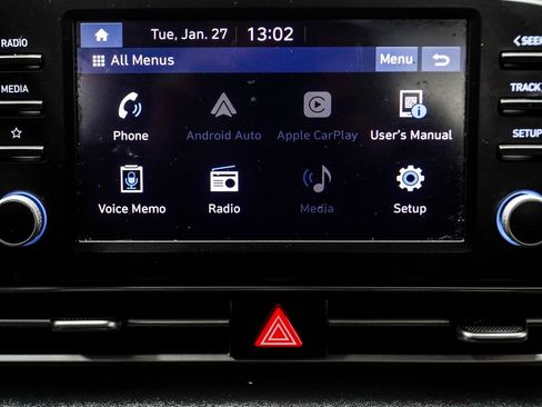 Used 2021 Hyundai Elantra SE image 19