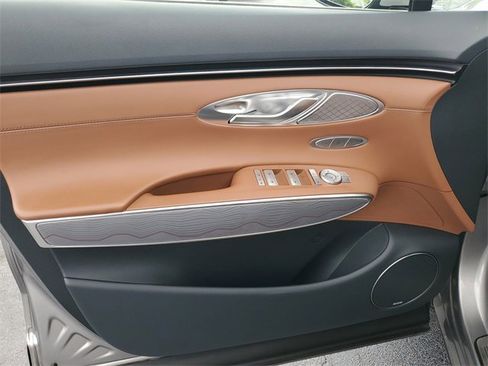 Used 2023 Genesis GV70 2.5T w/ Advanced Package image 11