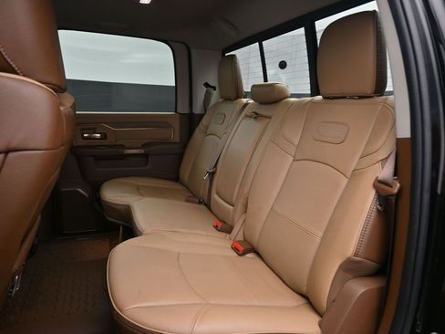 Used 2024 RAM 2500 Limited image 12