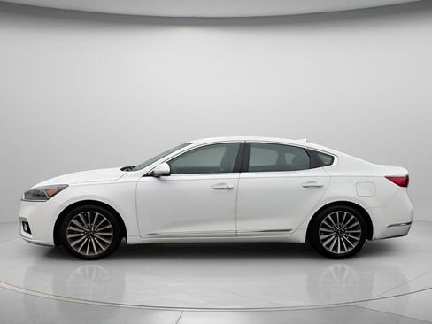 Used 2017 Kia Cadenza Premium w/ Luxury Package FWD image 3