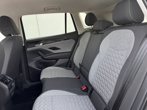 Used 2025 Volkswagen Tiguan S image 25