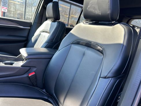 New 2026 Jeep Grand Cherokee Limited AWD/4WD image 16