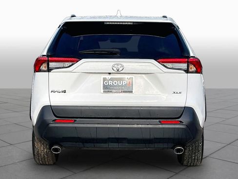 Used 2025 Toyota RAV4 XLE FWD image 5