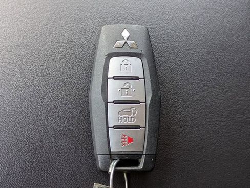Used 2024 Mitsubishi Outlander SE FWD image 33
