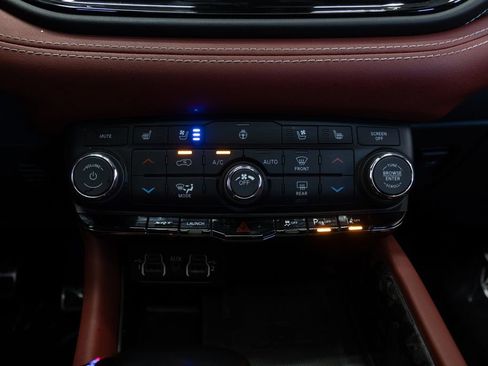 Used 2022 Dodge Durango SRT w/ Premium Interior Group AWD/4WD image 36