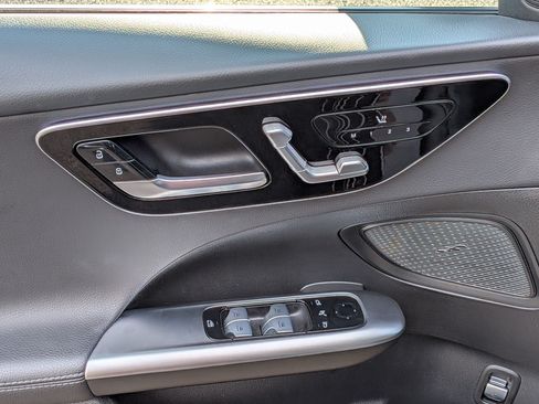 Used 2025 Mercedes-Benz C 300 Sedan image 15