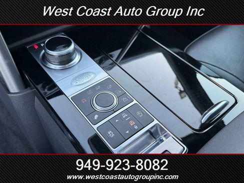 Used 2020 Land Rover Discovery HSE image 28