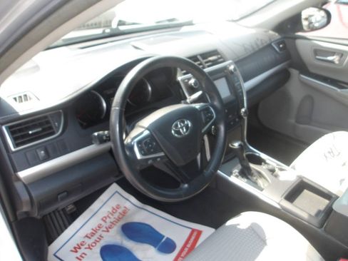 Used 2015 Toyota Camry SE FWD image 10