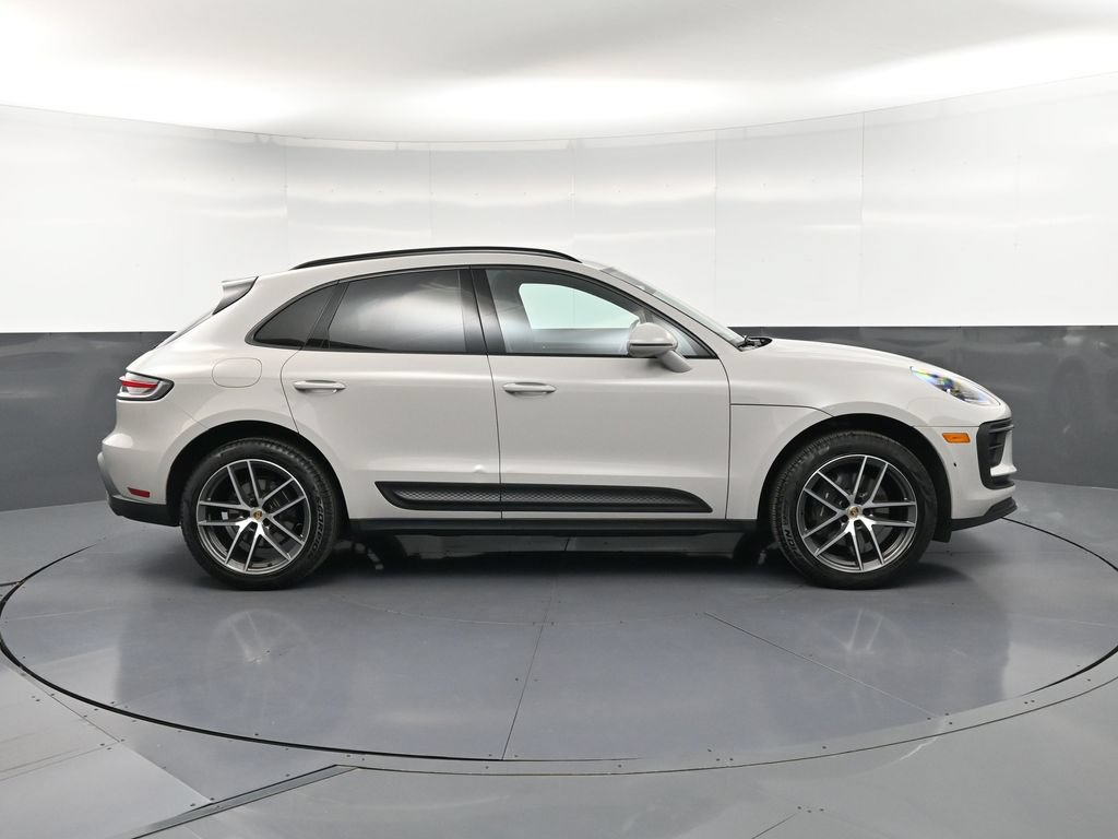 Certified 2023 Porsche Macan Turbo AWD/4WD image 9