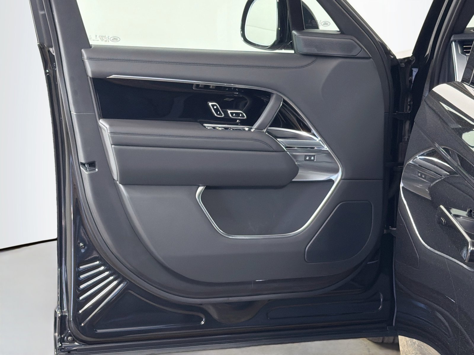New 2026 Land Rover Range Rover SE AWD/4WD image 21