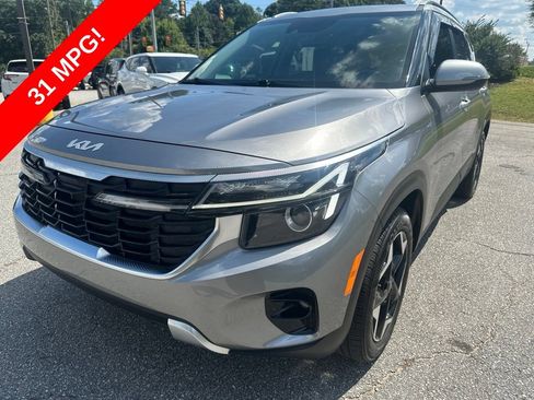 Used 2024 Kia Seltos EX AWD/4WD image 3