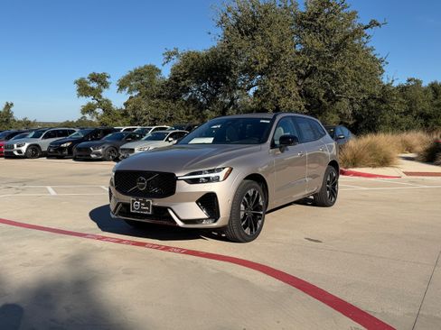 Used 2026 Volvo XC60 B5 Plus w/ Protection Package Premier AWD/4WD image 2