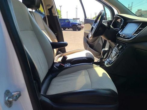 Used 2019 Buick Encore Preferred AWD/4WD image 17