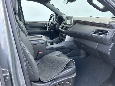 Used 2023 Chevrolet Suburban Z71 w/ Luxury Package image 15
