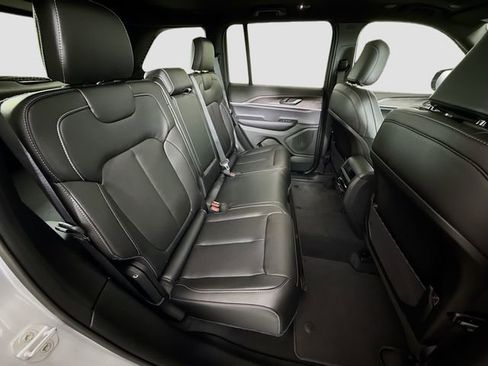 New 2025 Jeep Grand Cherokee Limited image 27