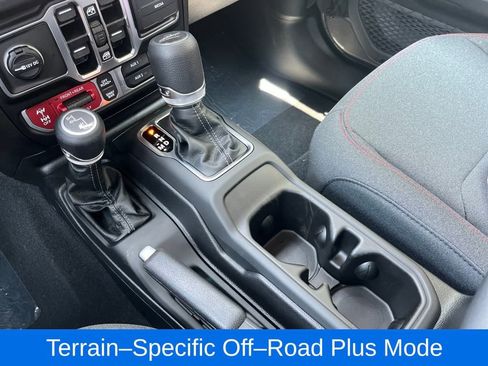 New 2025 Jeep Gladiator Rubicon w/ Convenience Group image 14