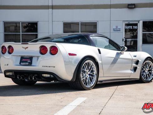 Used 2011 Chevrolet Corvette ZR1 w/ Preferred Equipment Group RWD image 4