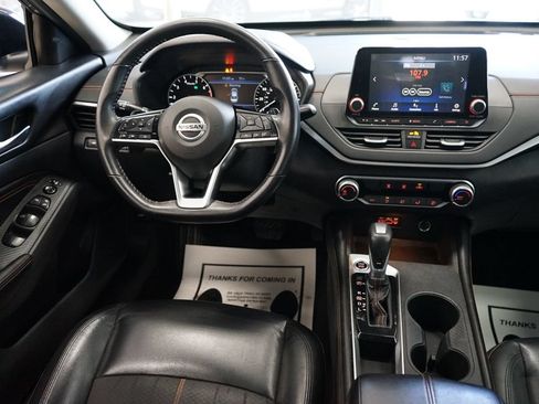 Used 2021 Nissan Altima 2.5 SR FWD image 9