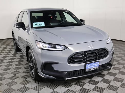 Used 2025 Honda HR-V Sport image 3