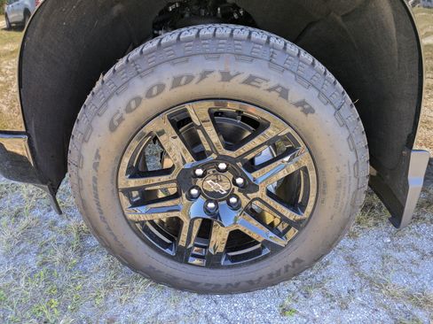 Used 2026 Chevrolet Silverado 1500 Custom w/ Turbomax Blackout Package AWD/4WD image 11