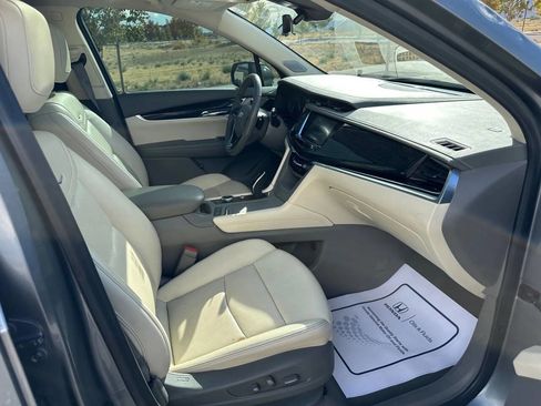 Used 2020 Cadillac XT6 Premium Luxury image 25