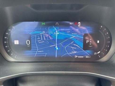 Certified 2025 Volvo XC40 B5 Plus AWD/4WD image 23