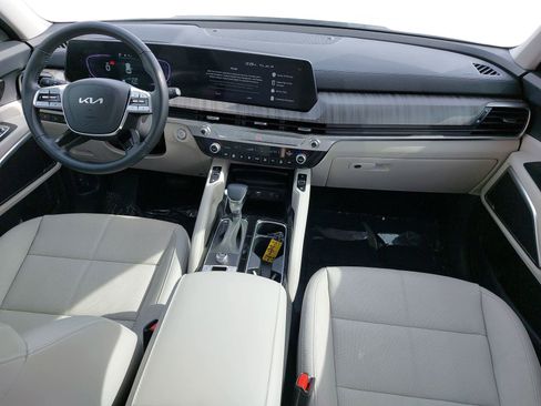 Used 2025 Kia Telluride EX w/ EX Captain's Chair Package image 9