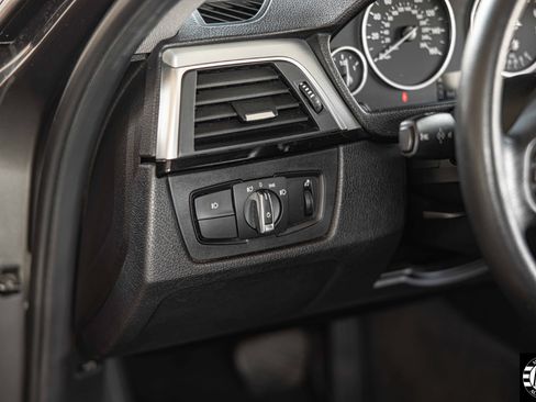 Used 2017 BMW 320i xDrive Sedan image 20