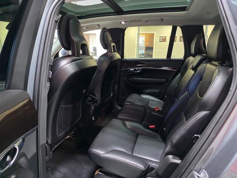 Used 2018 Volvo XC90 T6 Momentum w/ Convenience Package AWD/4WD image 19
