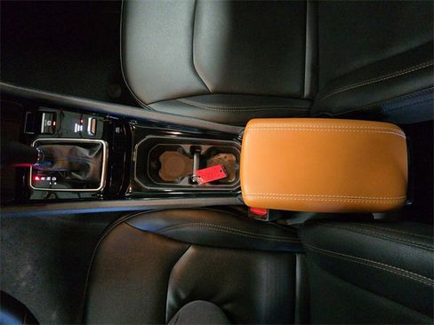 Used 2024 Jeep Compass Limited image 24