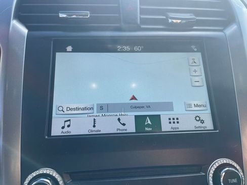 Used 2017 Ford Fusion SE w/ Fusion SE Technology Package image 7