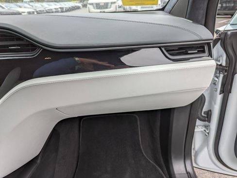 Used 2020 Tesla Model X Long Range AWD/4WD image 32