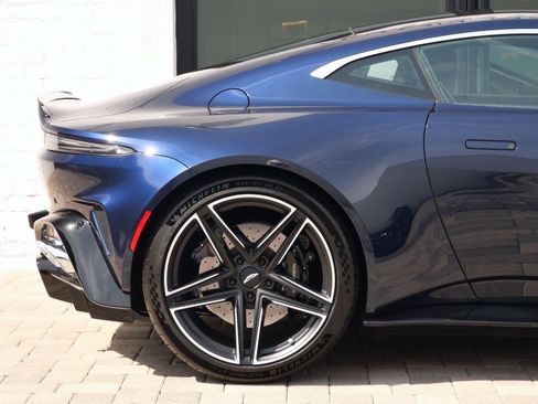 Used 2026 Aston Martin V8 Vantage S RWD image 15