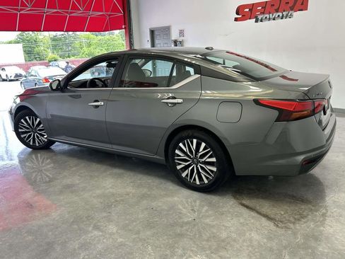 Used 2025 Nissan Altima 2.5 SV FWD image 6