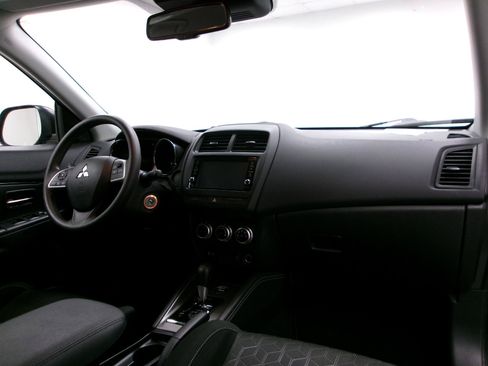 Used 2025 Mitsubishi Outlander Sport ES AWD/4WD image 3