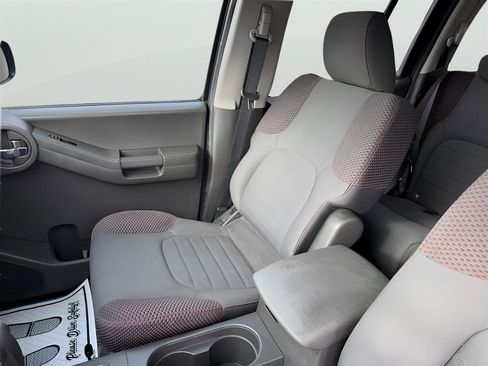 Used 2010 Nissan Xterra Off-Road image 13