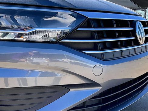 Used 2021 Volkswagen Jetta SE image 28