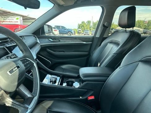 Used 2023 Jeep Grand Cherokee L Limited w/ MOPAR Finishing Package AWD/4WD image 6