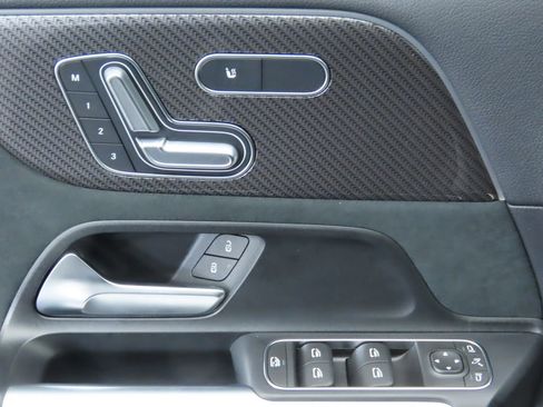 Certified 2025 Mercedes-Benz GLA 250 image 23