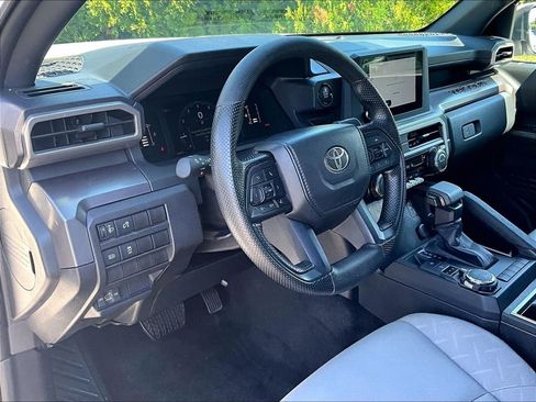Used 2026 Toyota Tacoma SR5 AWD/4WD image 8